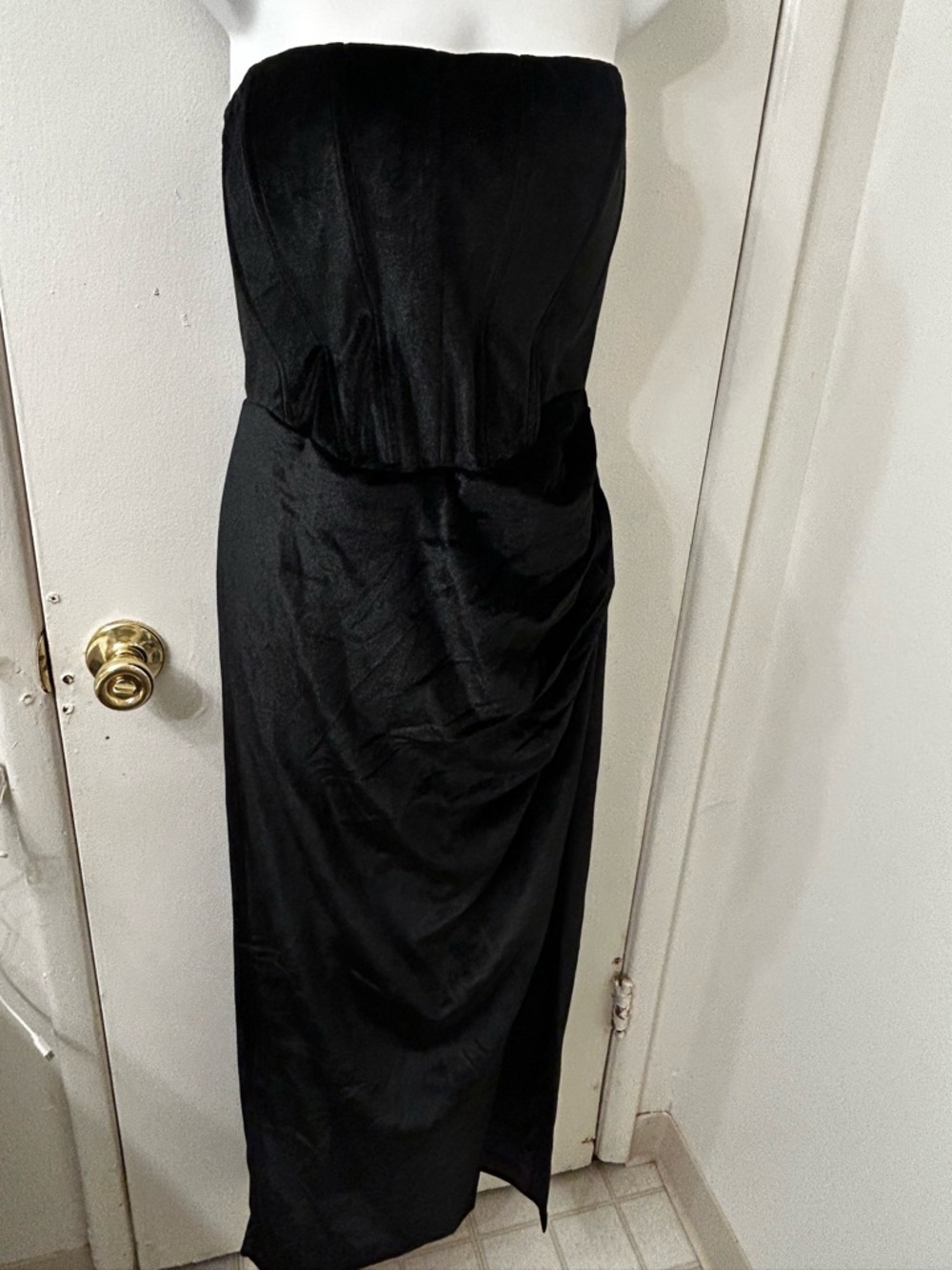 Bardot Black Strapless Formal Dress NWT Size 8 Prom Gown Slit